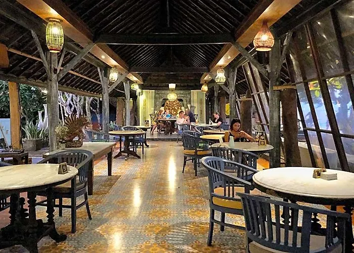 佩尼达海景酒店 3* サヌール