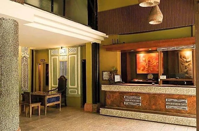 佩尼达海景酒店 3* サヌール