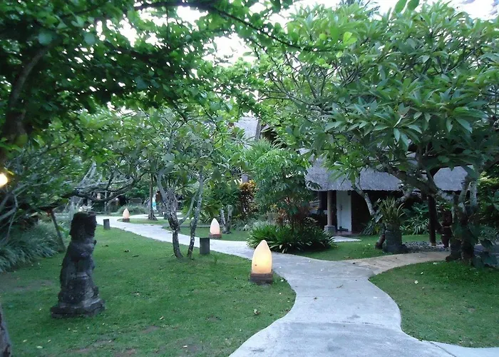 佩尼达海景酒店 サヌール